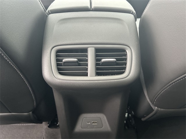 Vehicle image 38 of 47