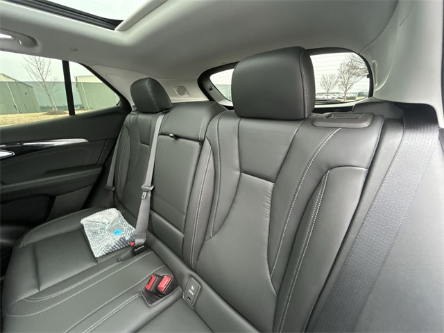 Vehicle image 41 of 47