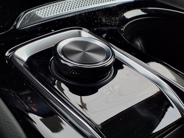 Vehicle image 16 of 24