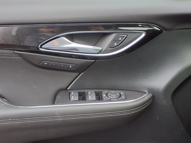 Vehicle image 20 of 24