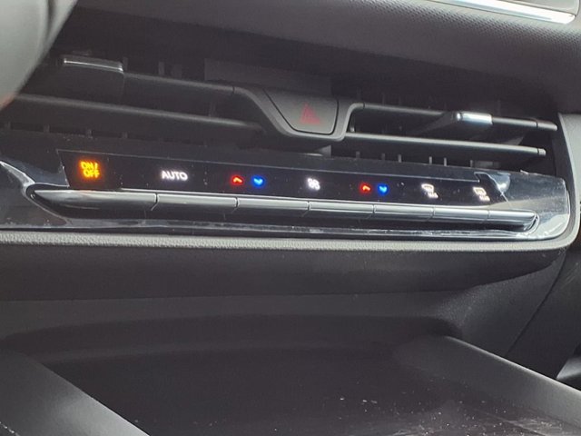Vehicle image 15 of 24
