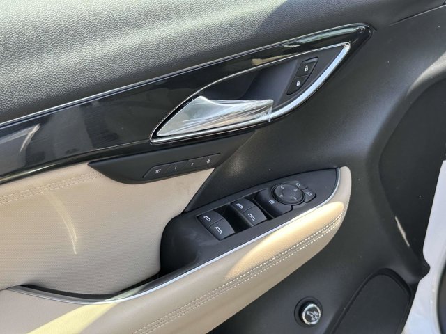 Vehicle image 21 of 31