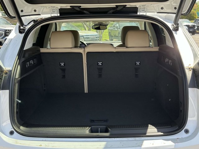 Vehicle image 18 of 31