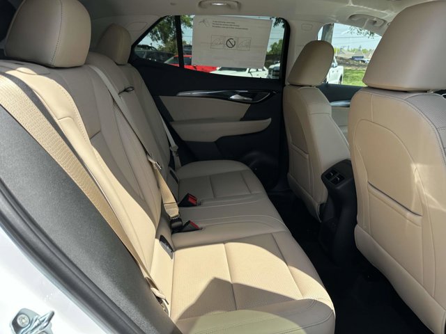 Vehicle image 17 of 31