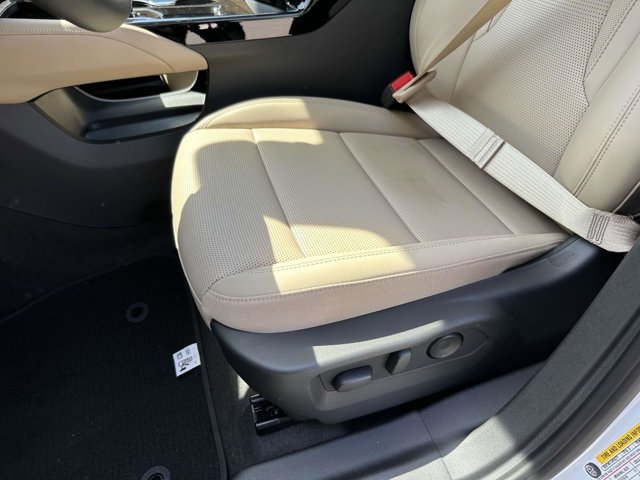 Vehicle image 22 of 31