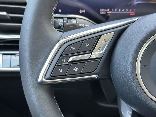 Vehicle image 13 of 31