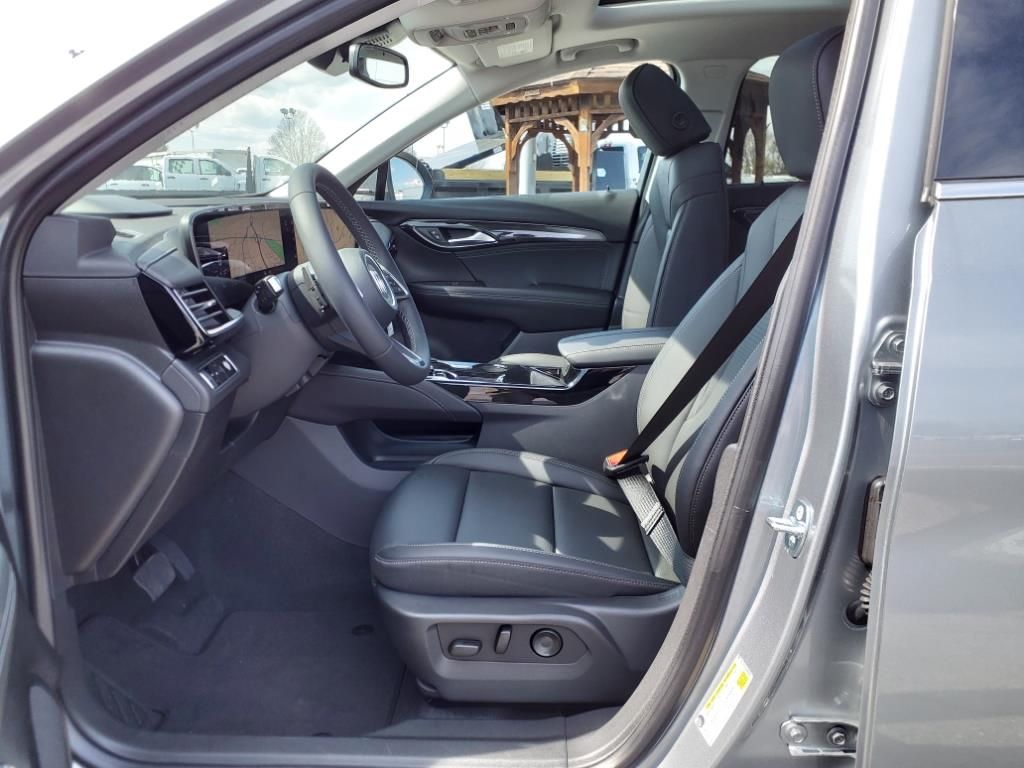 2025 Buick Envision Preferred Image 4 of 17