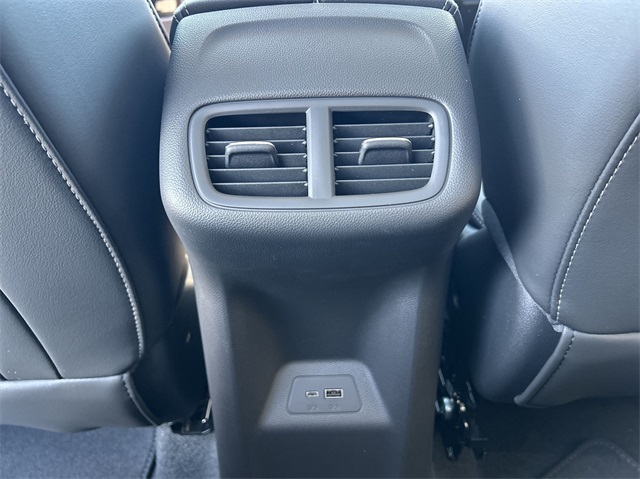 Vehicle image 37 of 46