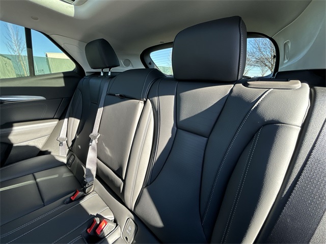 Vehicle image 40 of 46