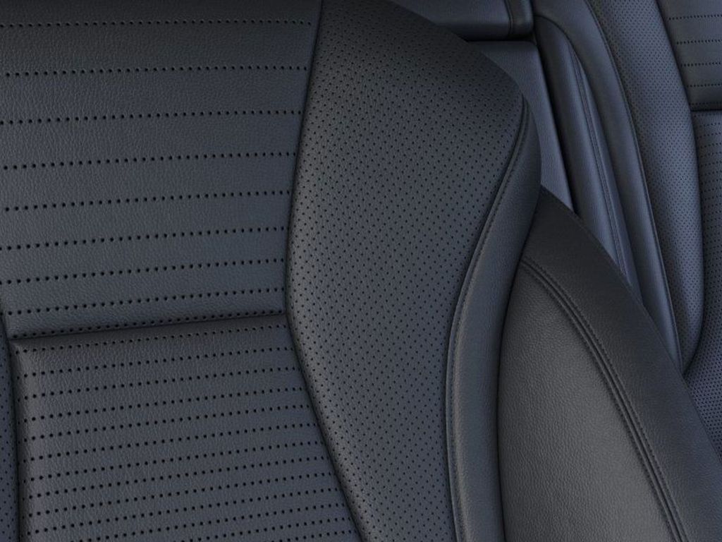 Vehicle image 21 of 25