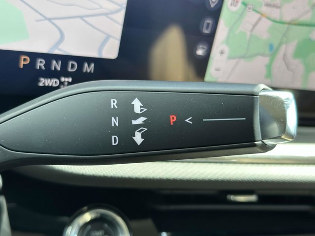 Vehicle image 11 of 25