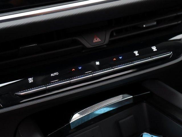 Vehicle image 32 of 63