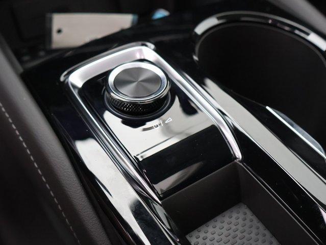 Vehicle image 33 of 63