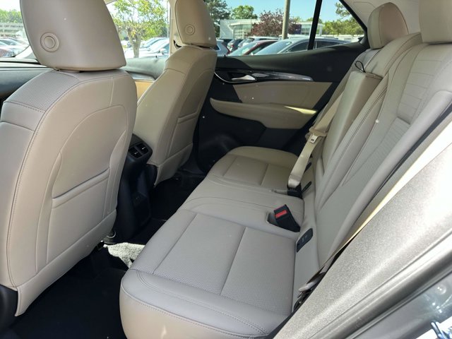 Vehicle image 19 of 25