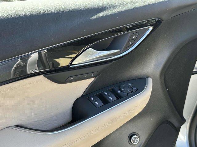 Vehicle image 22 of 25