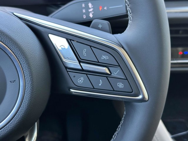 Vehicle image 14 of 25