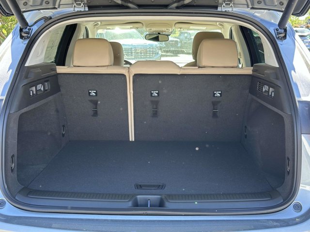 Vehicle image 18 of 25