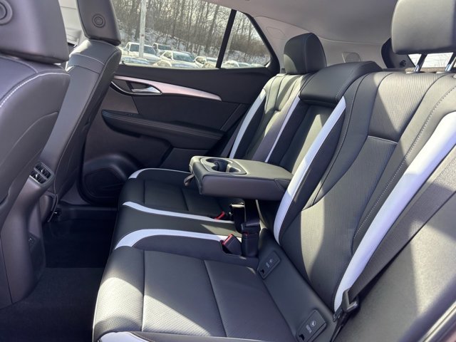 Vehicle image 24 of 26