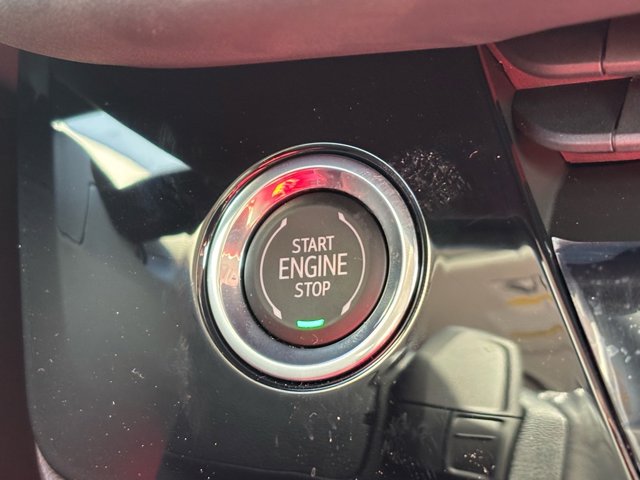 Vehicle image 14 of 26