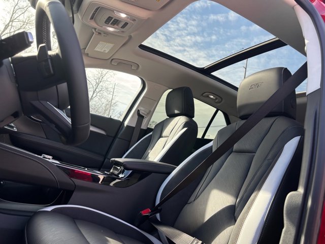 Vehicle image 22 of 26