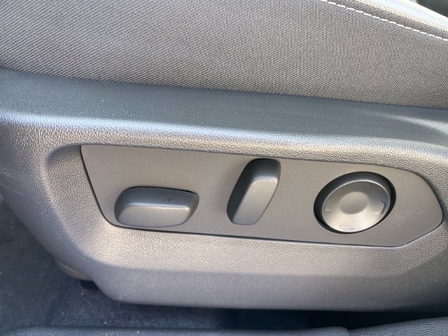 Vehicle image 23 of 26