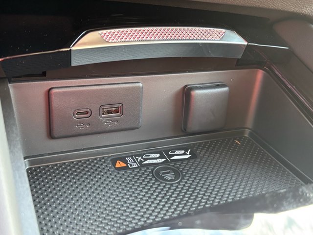 Vehicle image 13 of 26