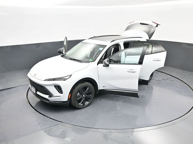 2025 Buick Envision Sport Touring Image 3 of 45