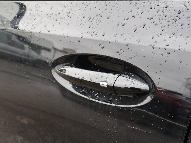 Vehicle image 26 of 63