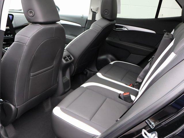 Vehicle image 21 of 63