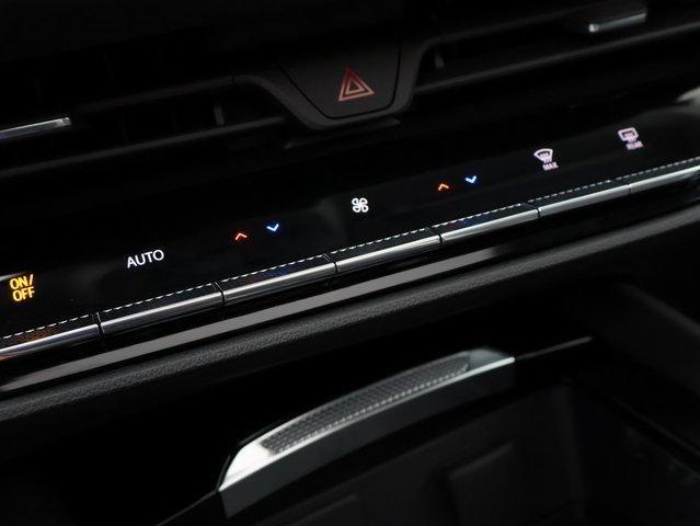 Vehicle image 33 of 63