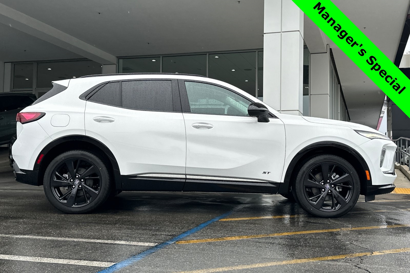 2025 Buick Envision Sport Touring Image 4 of 32