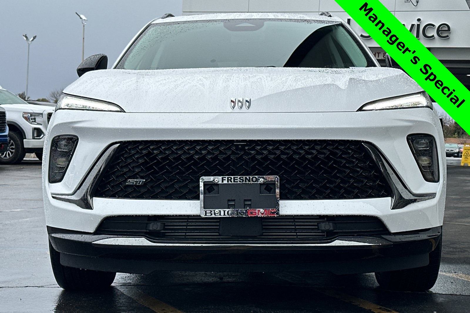 2025 Buick Envision Sport Touring Image 2 of 32