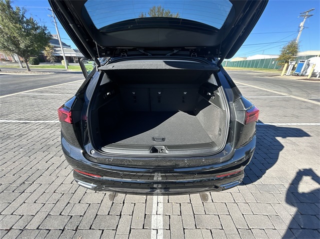 Vehicle image 42 of 47