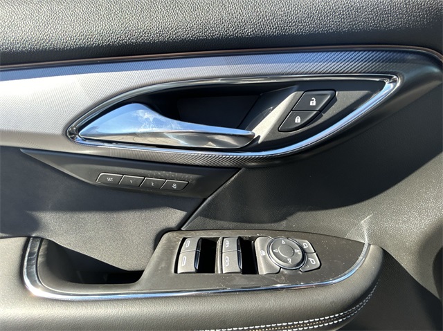 Vehicle image 39 of 47