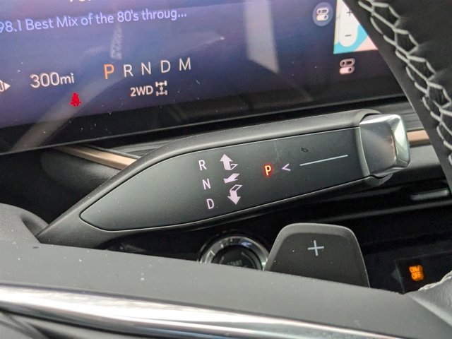 Vehicle image 21 of 31