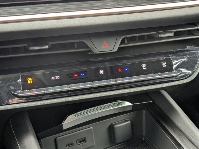 Vehicle image 20 of 31