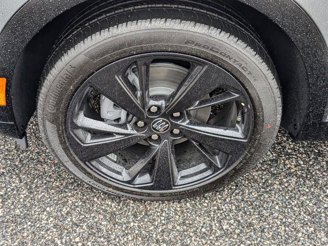 Vehicle image 9 of 31