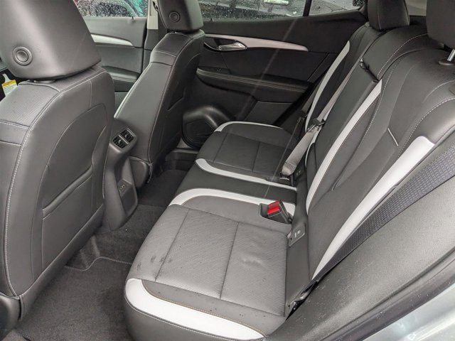 Vehicle image 24 of 31