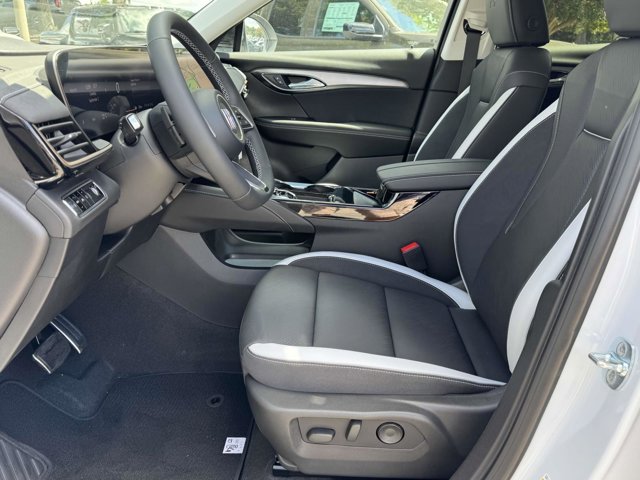 2025 Buick Envision Sport Touring Image 11 of 25