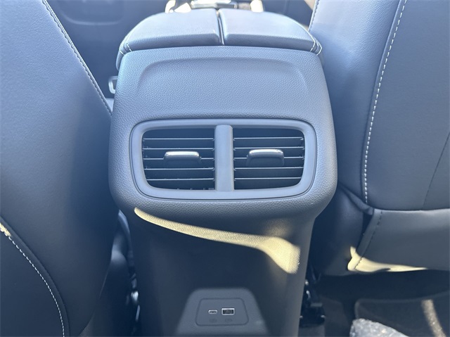 Vehicle image 39 of 49