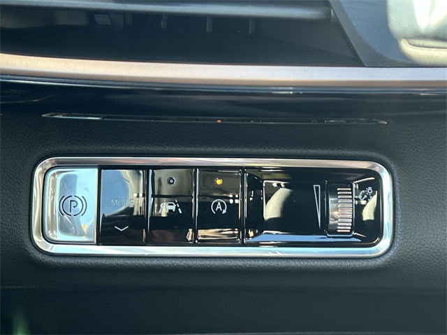 Vehicle image 35 of 49
