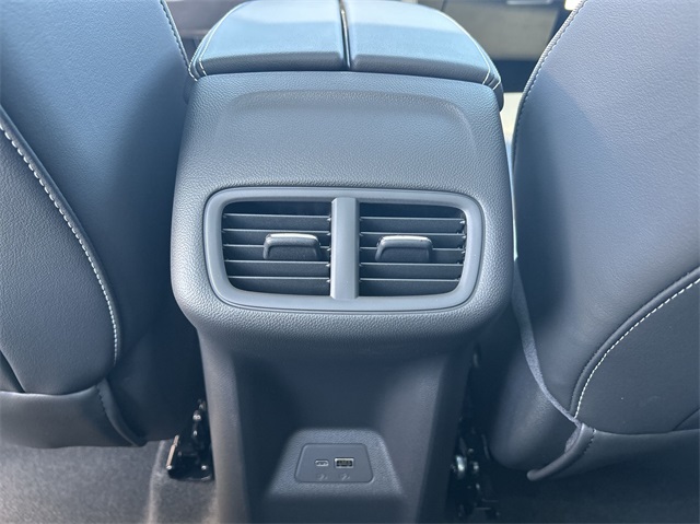 Vehicle image 38 of 47