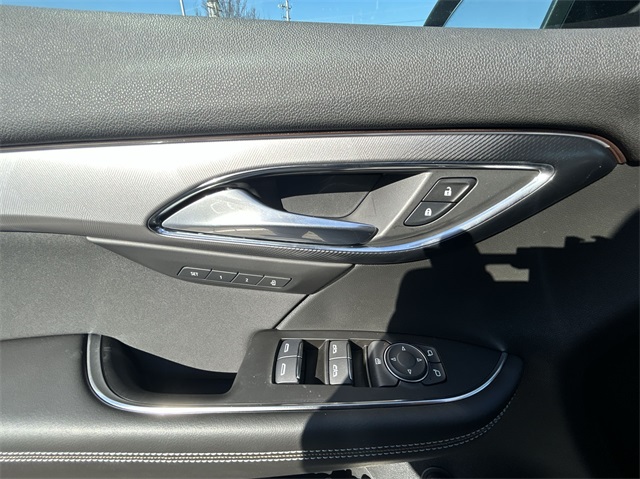 Vehicle image 39 of 47