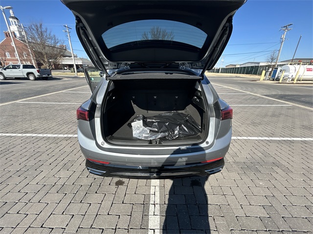 Vehicle image 42 of 47