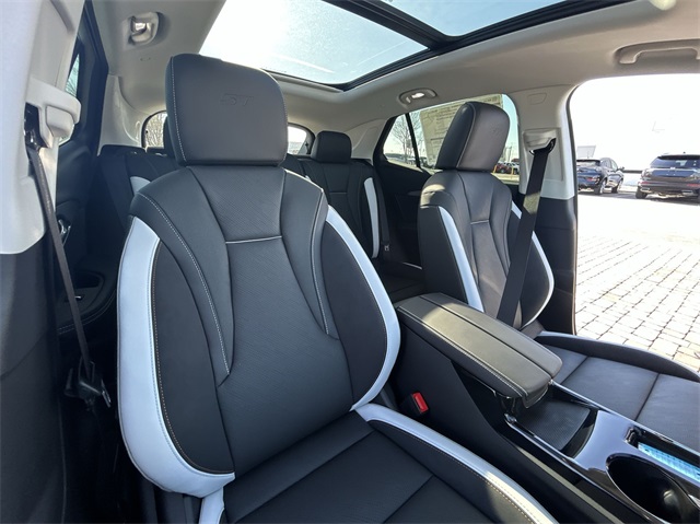 Vehicle image 44 of 47