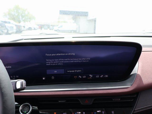 Vehicle image 40 of 62
