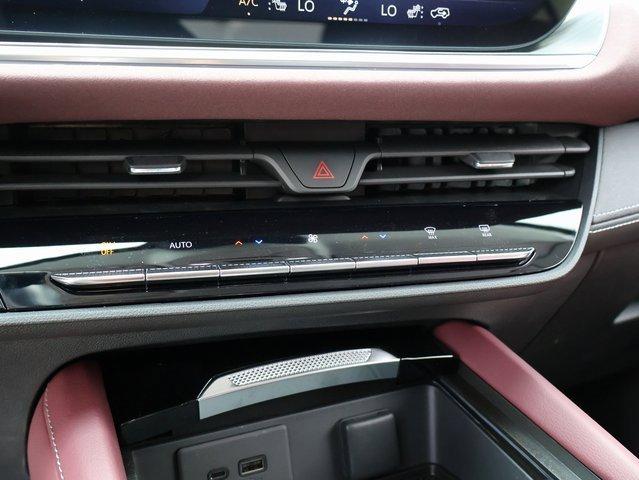 Vehicle image 51 of 62