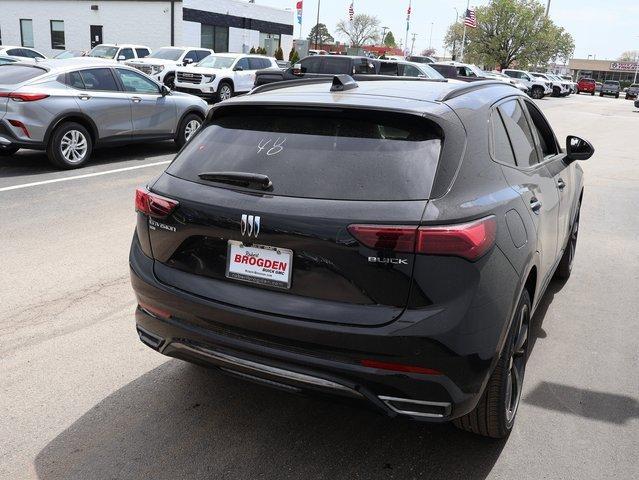 Vehicle image 10 of 62