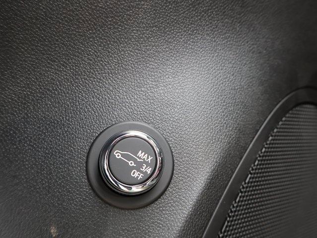 Vehicle image 26 of 62