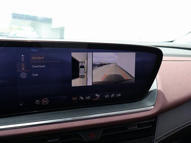 Vehicle image 58 of 62